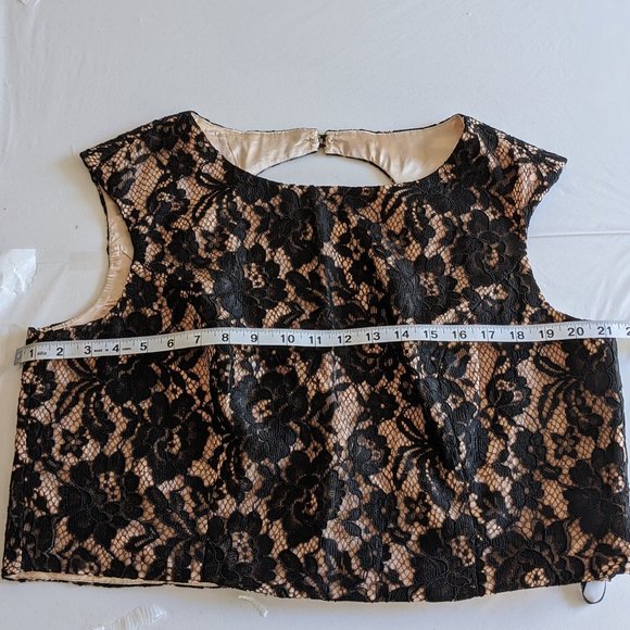 Sleeveless Crop Top 190J - Picture 7 of 8